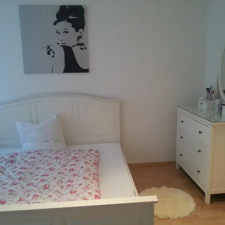 Homestay Zv2001 Private & - Agency *
